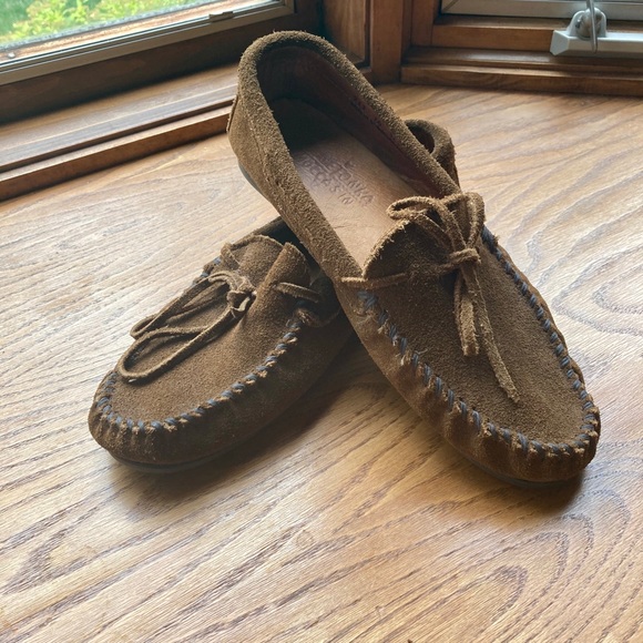 minnetonka men's driving shoes